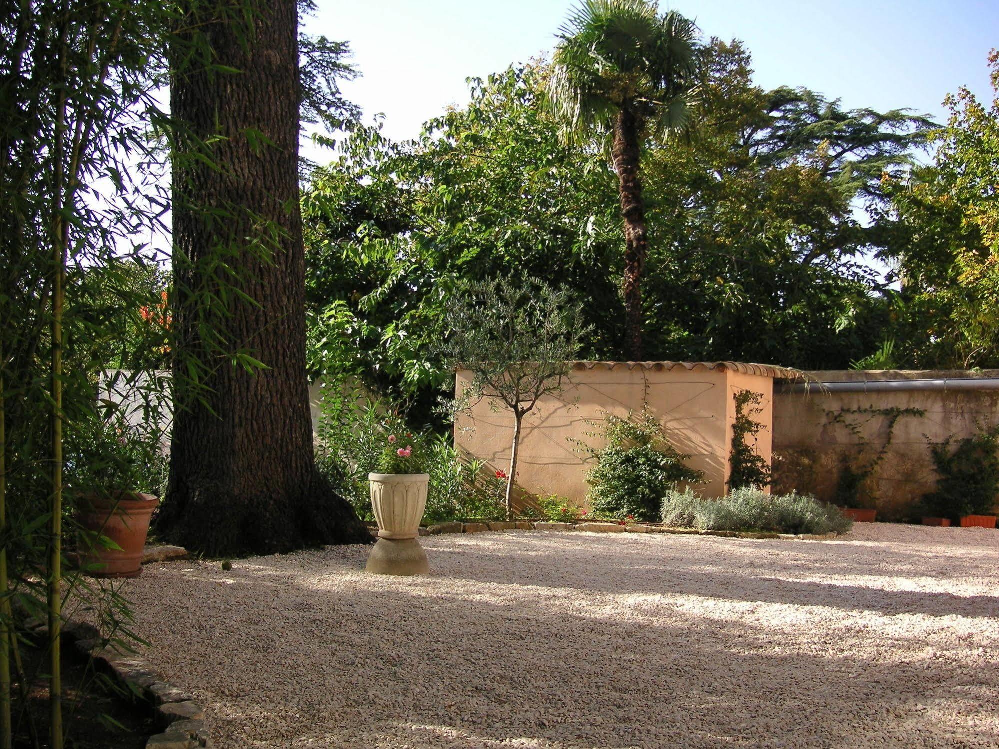 Hotel Le Victoria Draguignan Exterior photo
